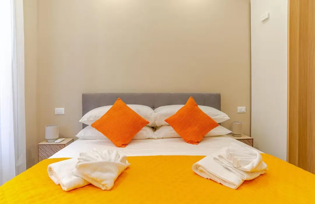Lux Vaticana Suite-1